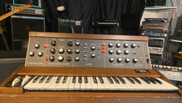 Enregistrement de Synthé Minimoog Original 1967 pour ton morceau - Black Virgin Studio