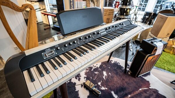 Enregistrement de Piano éléctrique Korg SV-1 (Rhodes, Wurlitzer) pour ton morceau - Black Virgin Studio
