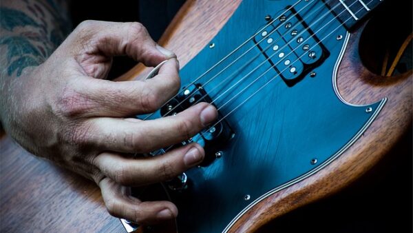 Enregistrement de Guitare électrique rythmique pour ton morceau - Black Virgin Studio